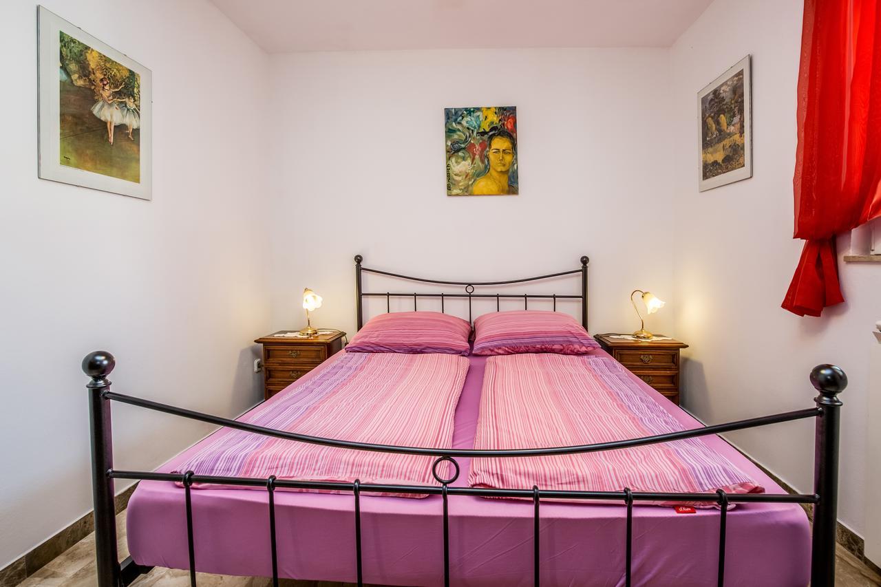 Apartment Carolina Ližnjan Esterno foto