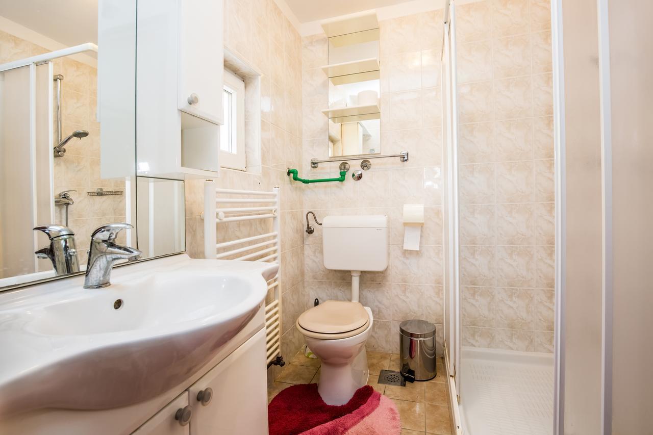Apartment Carolina Ližnjan Esterno foto
