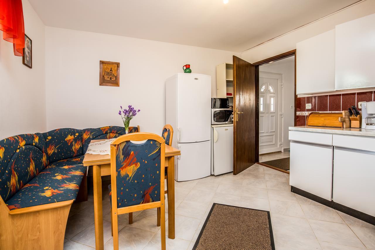 Apartment Carolina Ližnjan Esterno foto