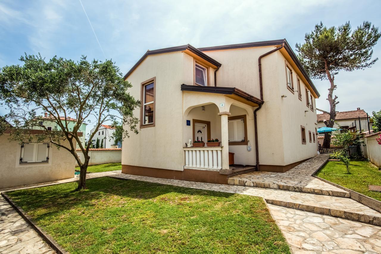 Apartment Carolina Ližnjan Esterno foto
